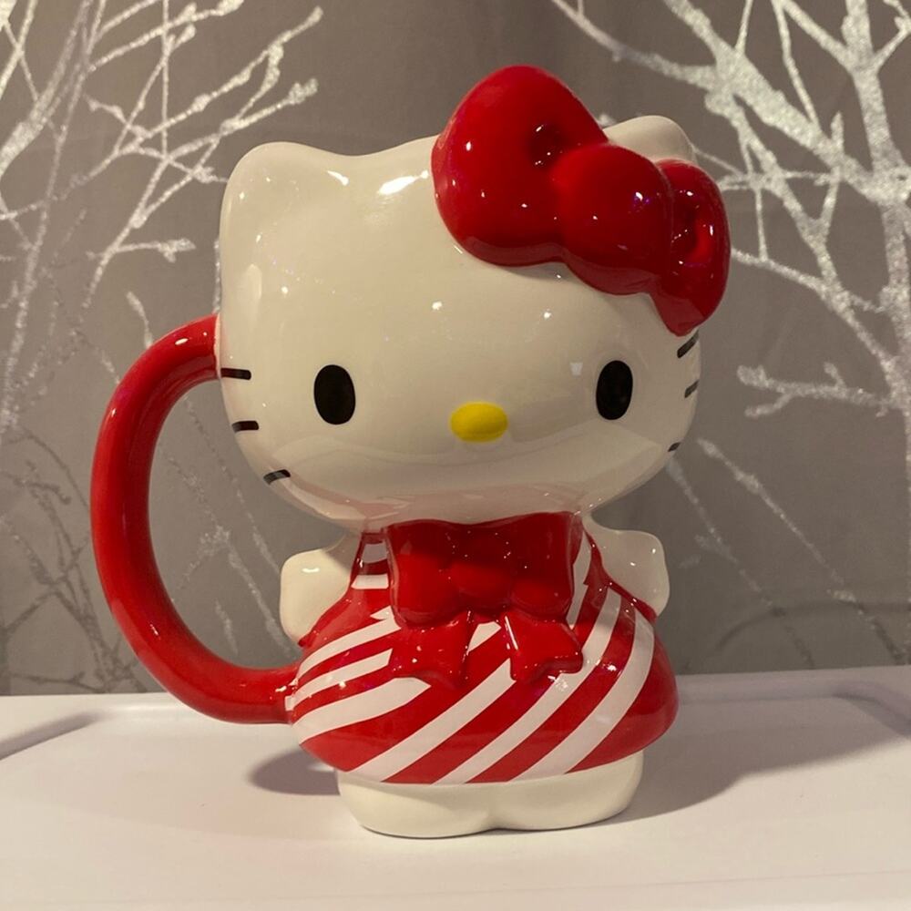 BNWT Hello Kitty Candy Cane Christmas Dress Mug